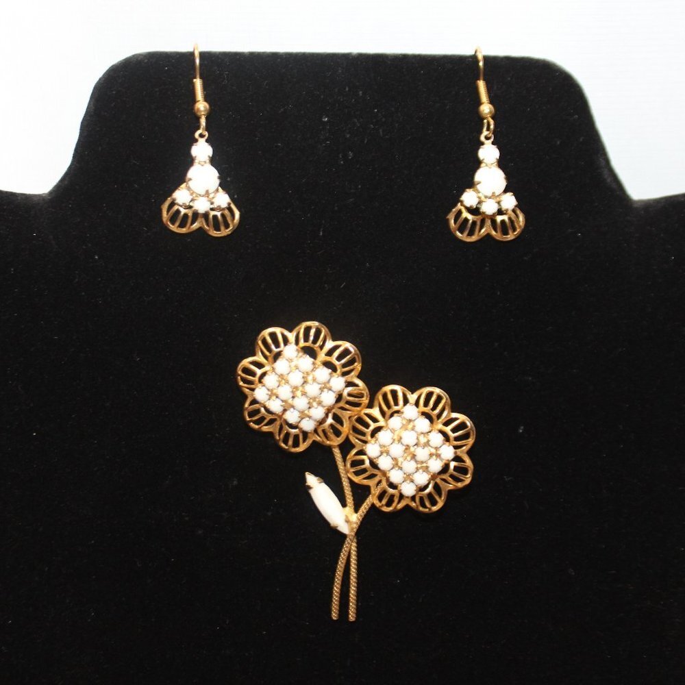 Vintage Milk Glass Pin and Matching Earrings